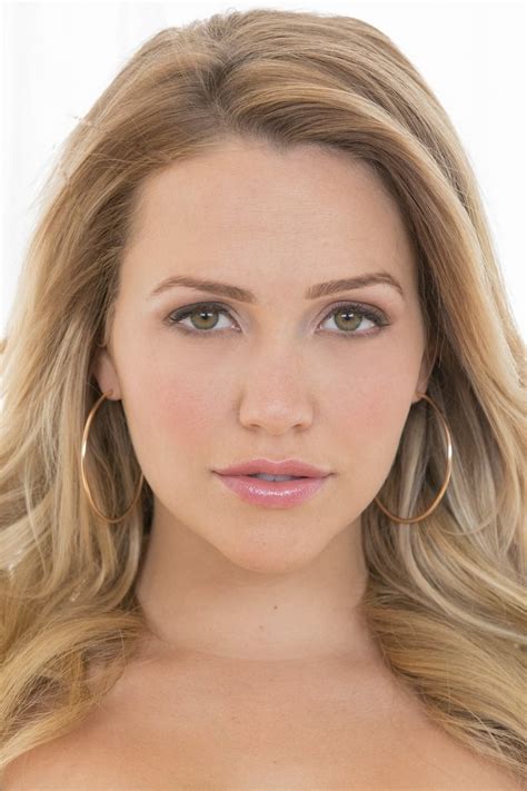 mia malkova nude pics|Mia Malkova photos 